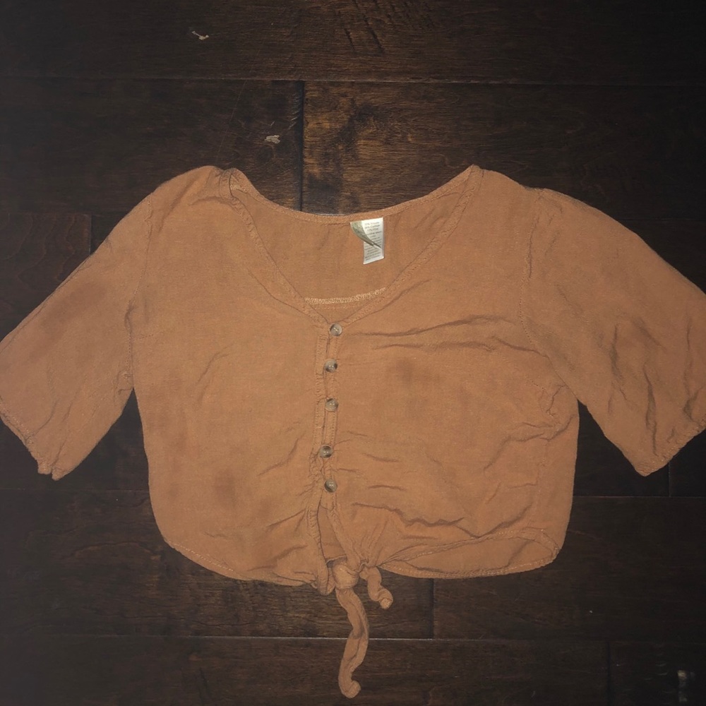 CROPPED SHIRT WITH TIE & BUTTONS